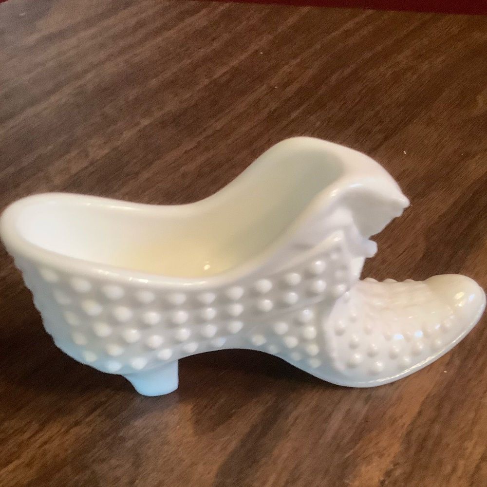 Vintage Fenton milk glass hobnail cat shoe 1950s